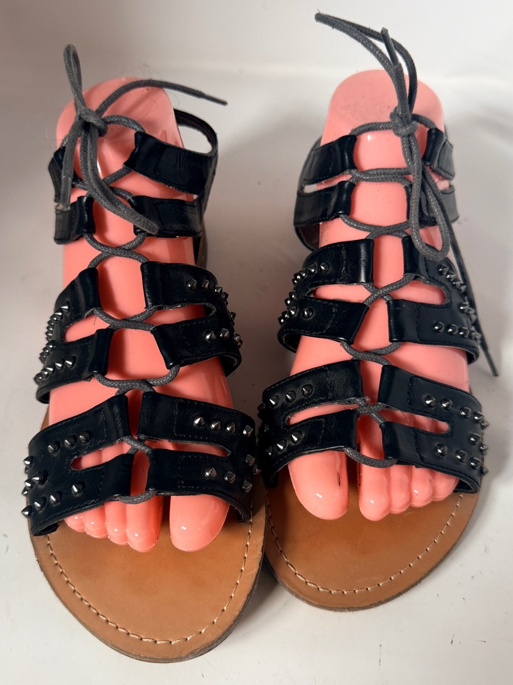Report size 8 black spikes detail Echo sandal